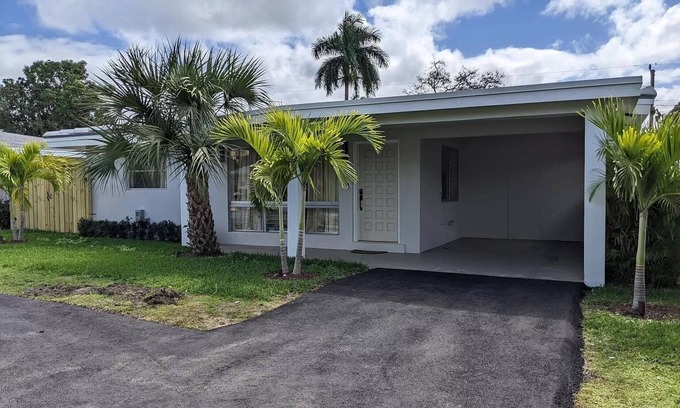 Boca Raton House | Recently Renovated! ~ Beautiful Boca Heights Gem ~ Long-Term Rental