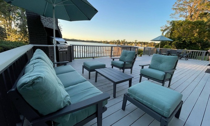 DeLand House | Recently Renovated Lakehouse on Lake Talmadge