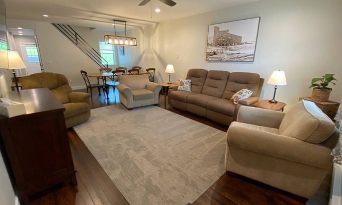 Minersville House | Recently Updated 3br/2ba townhome; Great Location
