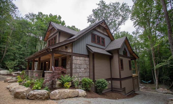 Banner Elk Cabin | Red Bird Retreat - Luxury Home in The Lodges at Eagles Nest