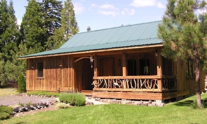 Prospect Cabin | Red Blanket Cabin Near Crater Lake National Park