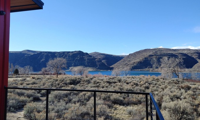 Sunland Estates House | Red cabin on the River