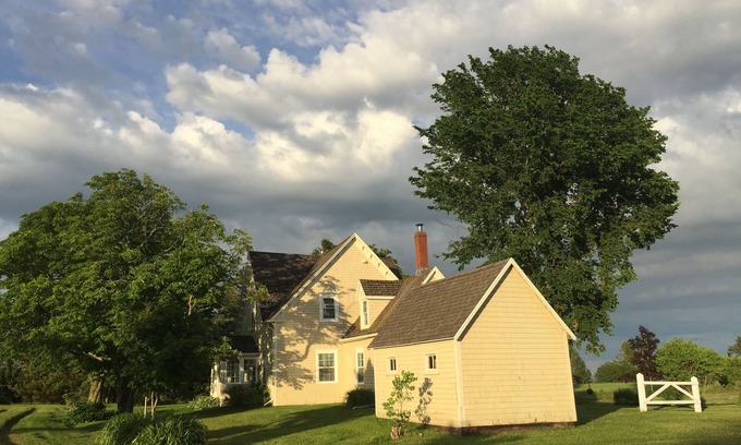 Fairview House | Red Cliffs at Cumberland - Beach rental- Ocean view