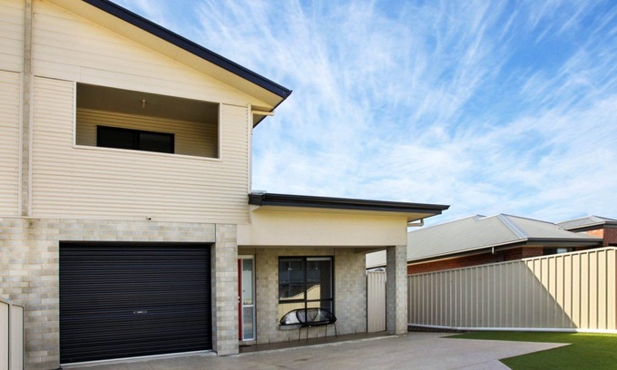 Melville Apartment | Red Door Retreat - Dog Friendly - Off peak special!