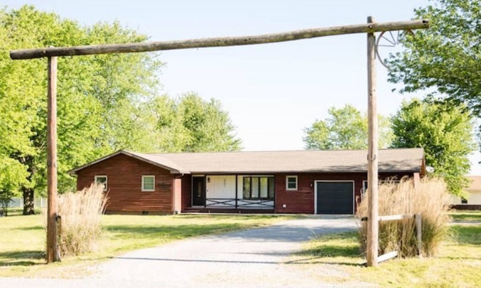 Benton House | Red House at Rend Lake