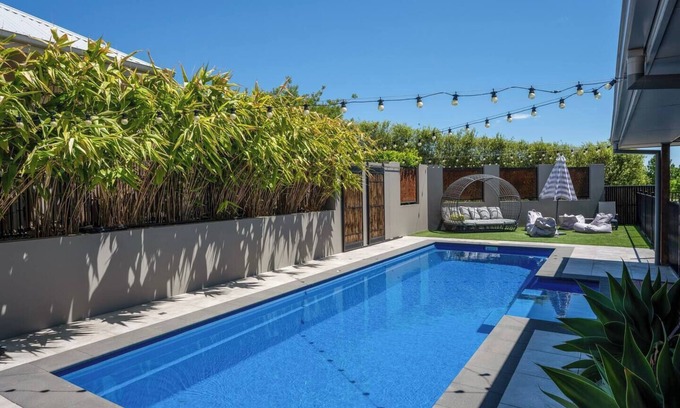 Central Mudgee House | Red Lotus Estate Grand Scenic and Made for Groups