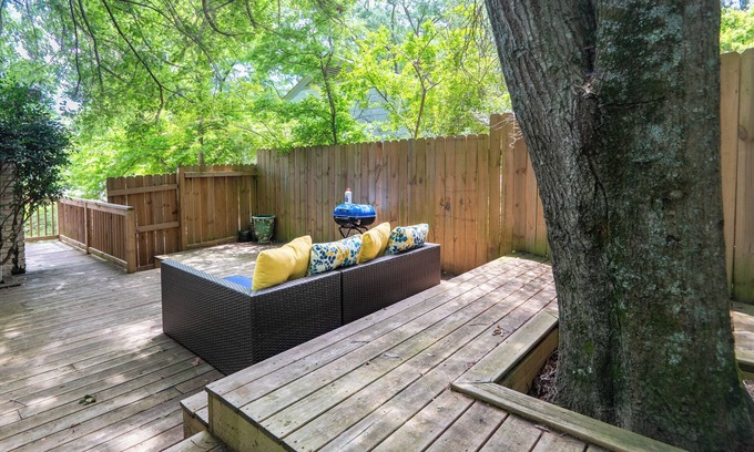 Redmont Park House | Red Mountain Retreat - 3BR/Large Deck/Families