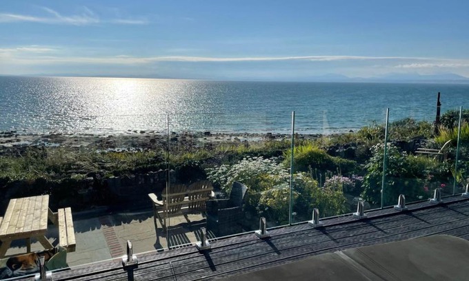 Llandanwg House | Red Ridge