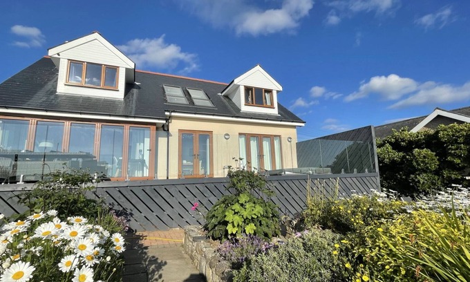 Llandanwg Cottage | Red Ridge