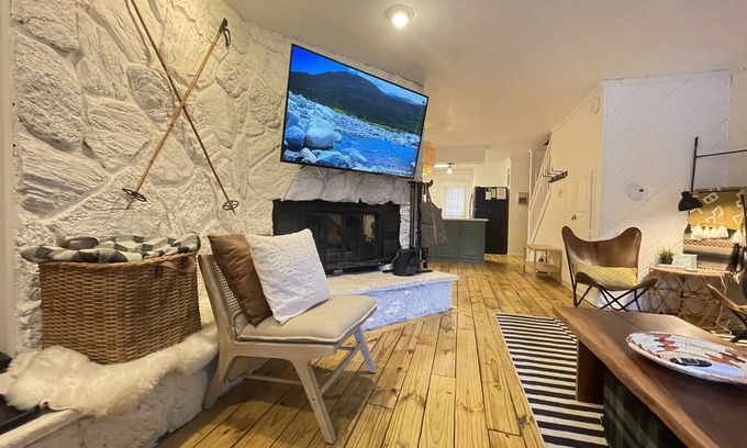 Red River House | Red River Getaway- Ski in/Ski Out, Updated Townhome, Best location, Sleeps 10