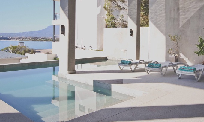 Mountainside Apartment | Red Rock Ocean View Villa - Colonel's Room