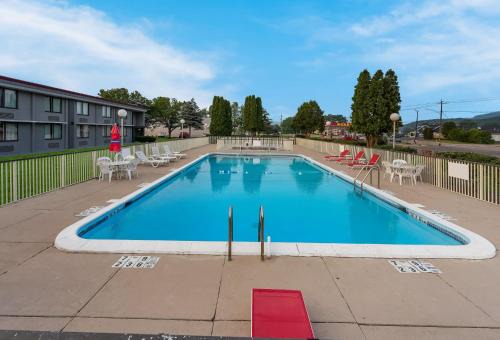 Painted Post Hotel | Red Roof Inn Painted Post