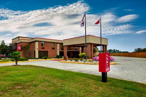 Jacksonville Hotel | Red Roof Inn & Suites Jacksonville, NC
