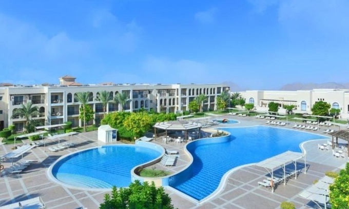 Sharm El Sheikh Hotel | Red Sea Oasis w/12 Pools, Spa, Restaurants & Kids’ Club l 2 Relaxing Rooms