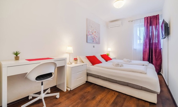 Zagreb Apartment | Red Vibe Studio Central 1, Zagreb, Croatia
