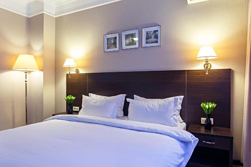 Almaty District Hotel | Red Village Hotel