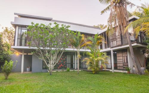 Siem Reap House | RedBox House - Private Luxury Modern Style 5 Bedrooms Villa