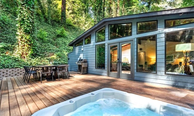 Monte Rio House | RedwoodHollow~Enchanting Forest Home! Redwoods-5-Star Reviews! HotTub/WiFi