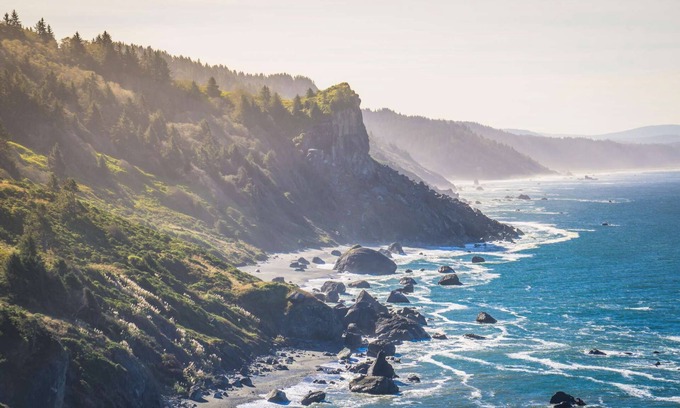 Crescent City House | Redwoods Cul-De-Sac Beach Retreat: Playground, Gazebo, Trampoline, BBQ, Firepit, Bonfire Beach!