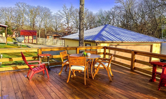 Quitman Hotel | Reel Inn and Lodge