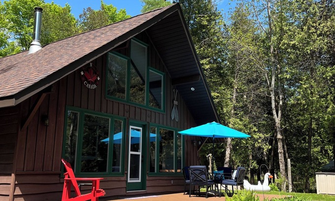 Minden Cottage | Reel Paradise