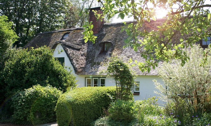 Tetenbull House | Reetdachhaus "krabbe 32" in Tetenbüll für 6 Personen