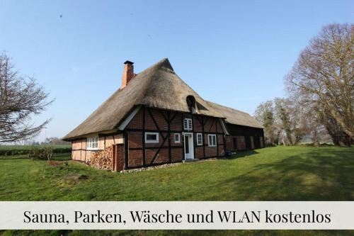 Damlos Ski Chalet | Reetdachkate am Feldrand mit grandiosem Weitblick