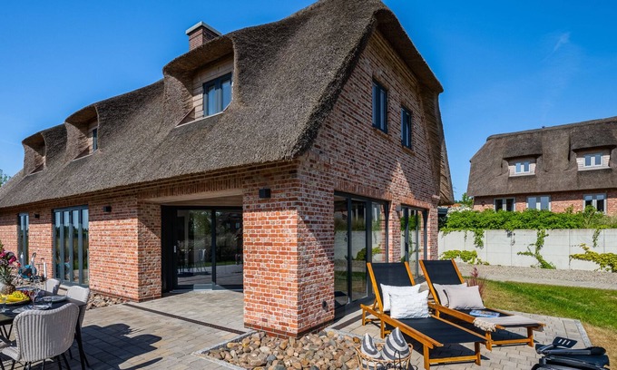 Ellenberg House | "Reethus Schleiblick" new vacation home, with traditional charm on the Schlei