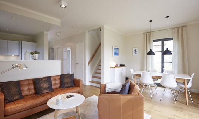 Kreptitz House | Reetland am Meer - Premium Reetdachvilla mit 3 Schlafzimmern, Sauna und Kamin E16