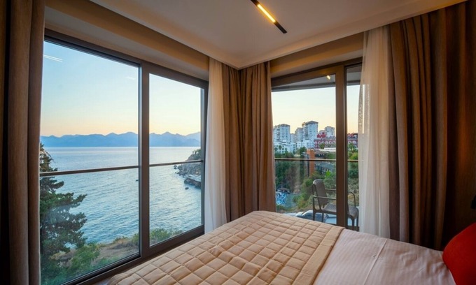 Eski Lara Hotel | Reev Coffee&Hotel