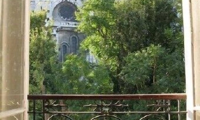 Montmartre Apartment | Refined Apartment With Incredible View On Sacré Coeur Basilic And Paris Roofs