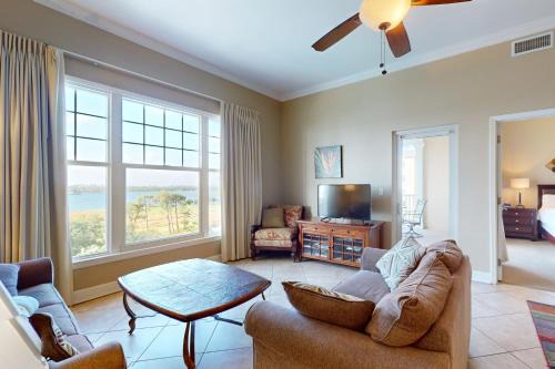 Upper Grand Lagoon Apartment | Reflections At Bay Point 608