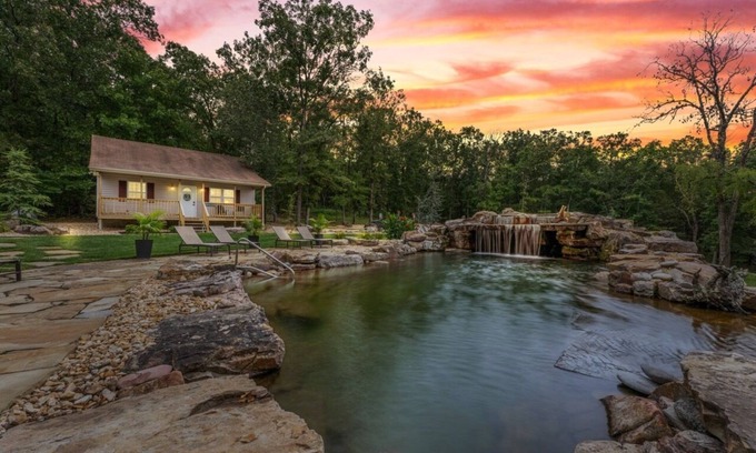 Branson Cottage | REFLECTIONS COTTAGE - Private Hot Tub and Fire Pit