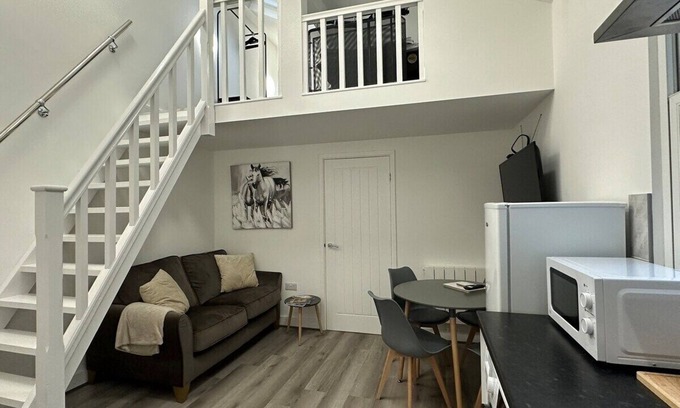 Colwyn Bay Apartment | Refurbed flat central Colwyn Bay