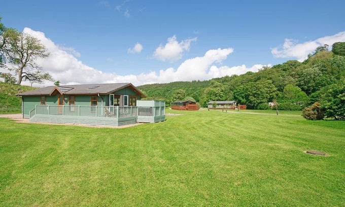 Whitfield Ski Chalet | Refurbished in 2022. Boutique and spacious contemporary timber lodge.