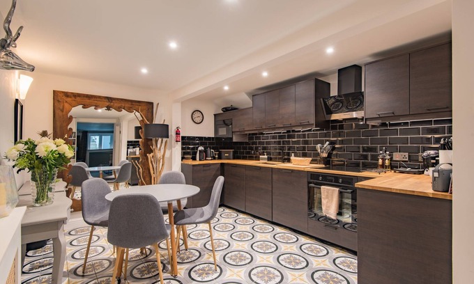Deal Cottage | Regency Apartment - a holiday let that sleeps 4 guests in 2 bedrooms