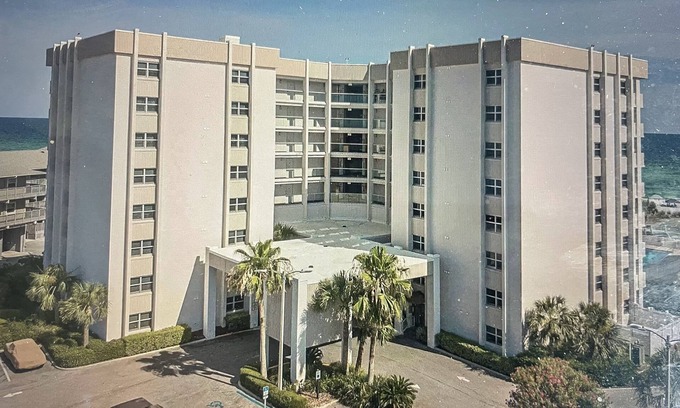 Pensacola Beach Condo | Regency Towers #208W, beach chairs, umbrellas, new leather couches!