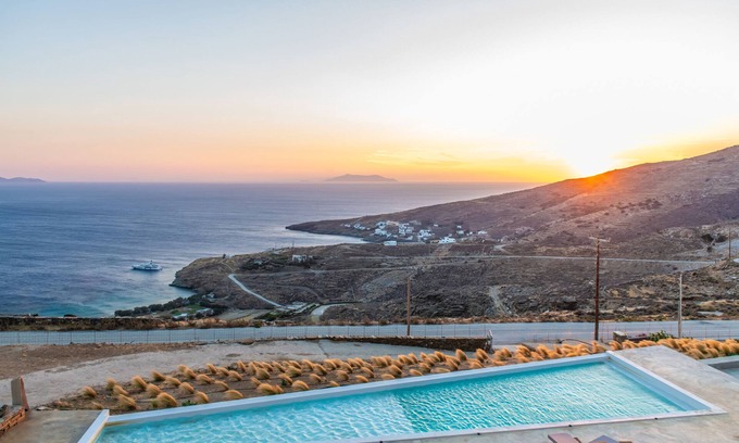 Exomvourgo House | Regenesis 3 3BDR Pool Villa by UpGreat Hospitality