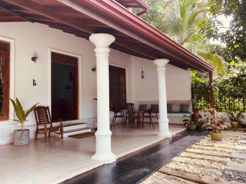 Thiranagama House | Regina Niwasa House