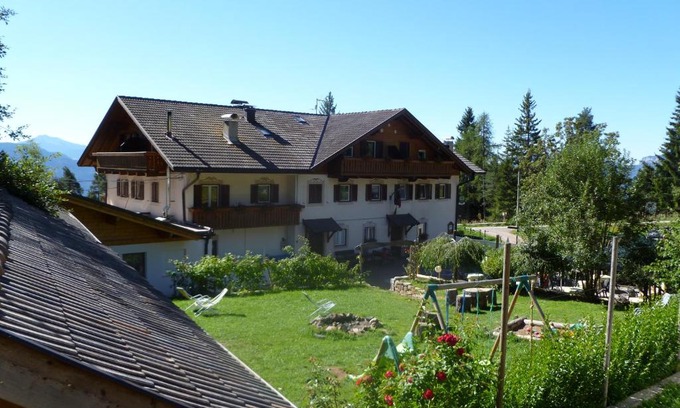 San Genesio Atesino Hotel | Reiterhof Edelweiss