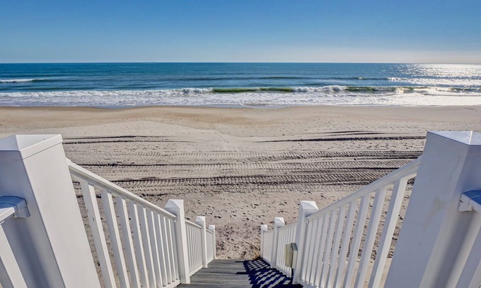 Sneads Ferry House | Rejuvenate! Full 4Plex Oceanfront Rental w/Views | Pool | 4 Hot Tubs | Elevator