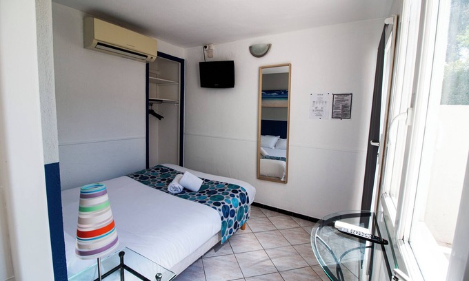 Six-Fours-les-Plages Hotel | Relax and Unwind in Six Fours Les Plages! Pets are Allowed Here!