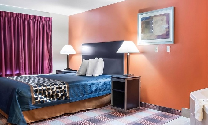 Mableton Hotel | Relax and Recharge! Free Parking, Minutes to Heritage Park & River Line Park