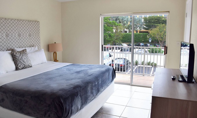 Key Biscayne Apartment | Relax And Recharge! Family Suite, Private Beach Access, Outdoor Swimming Pool
