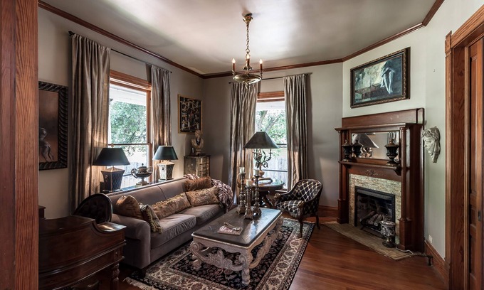 Pilot Point House | Relax and rewind and the Victorian retreat