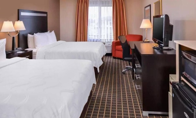 South San Francisco House | Relax and Unwind! 4 Comfortable Units, Free Breakfast, Walk to Convention Center