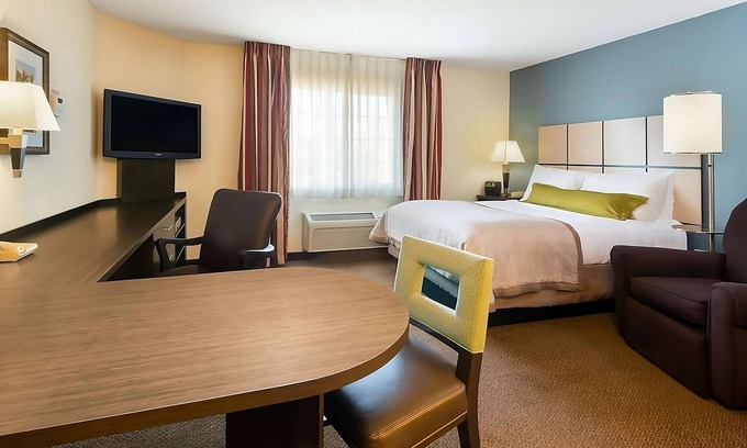 Mount Laurel Hotel | Relax and Recharge! Free Parking, Pets Allowed, Near Lincoln Financial Field