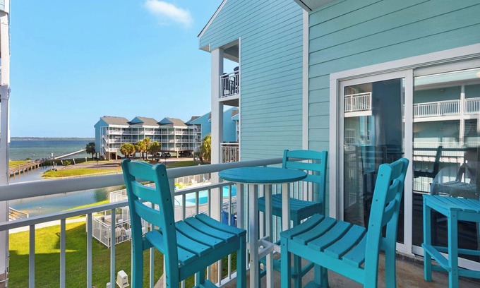 Pensacola Beach Condo | Relax at Baywatch H3 🌴 Across from Gulf | Pool + Private Dock