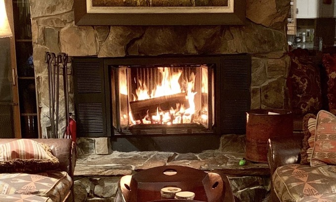 Groveland Cabin | Relax at Lake Front Luxury Lodge-Near Yosemite-Pool Table-Private Dock & Lake -2