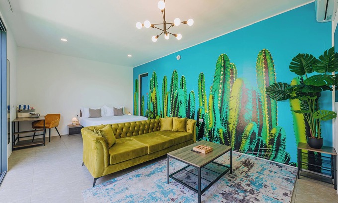 Oranjestad-West Hotel | Relax at Stylish Room w/Pool & King Bed by Eagle Beach